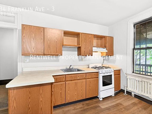 2nd image of 734 Franklin Ave APT 3
