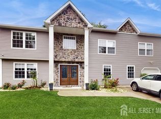 24 Westwood Cir, Edison, NJ 08820