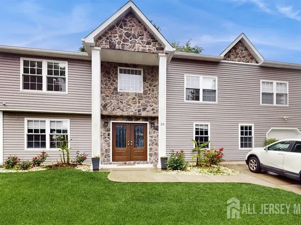 24 Westwood Cir, Edison, NJ 08820