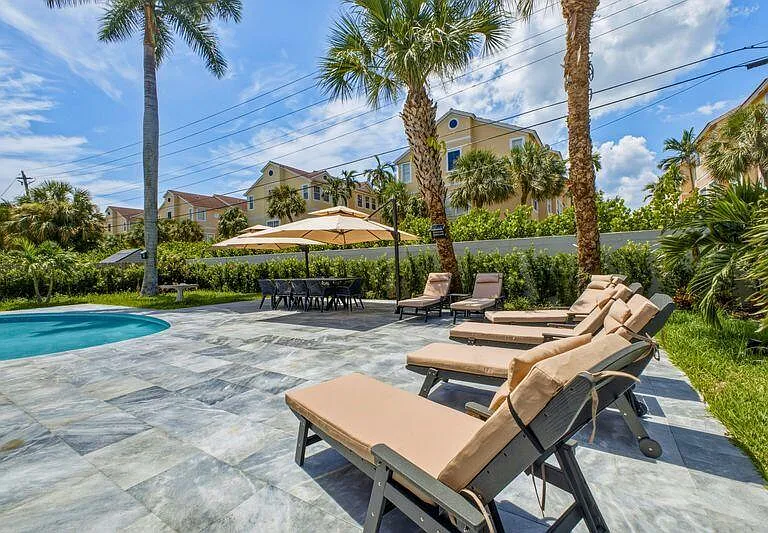 632 Las Palmas Park — Photo 40