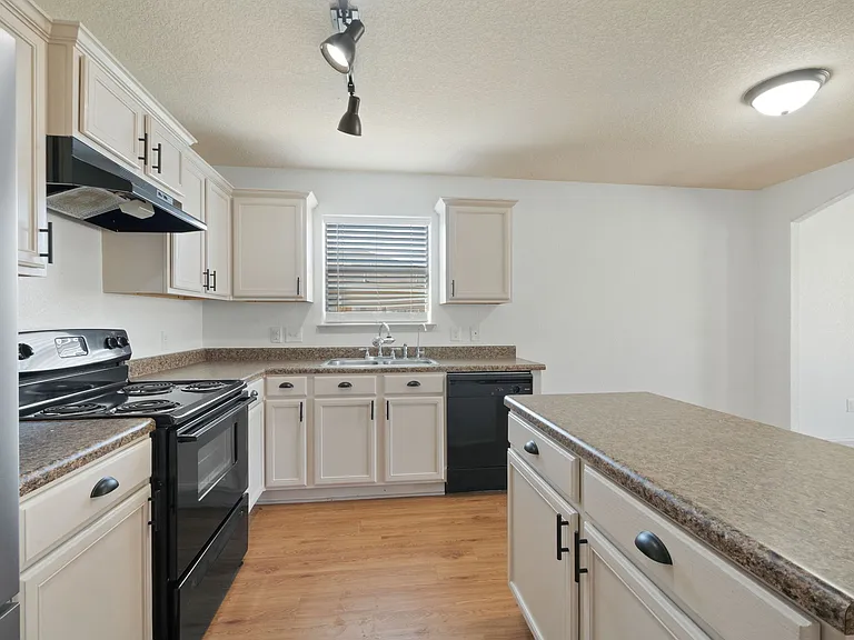 5706 Texas Cyn — Photo 11