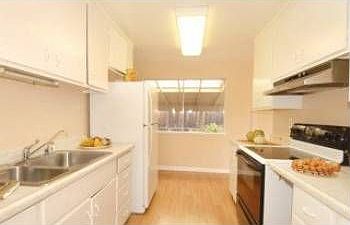 4th image of 523 Columbus St