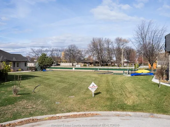 256 Moceri Cres, Lakeshore, ON N8N 5A9