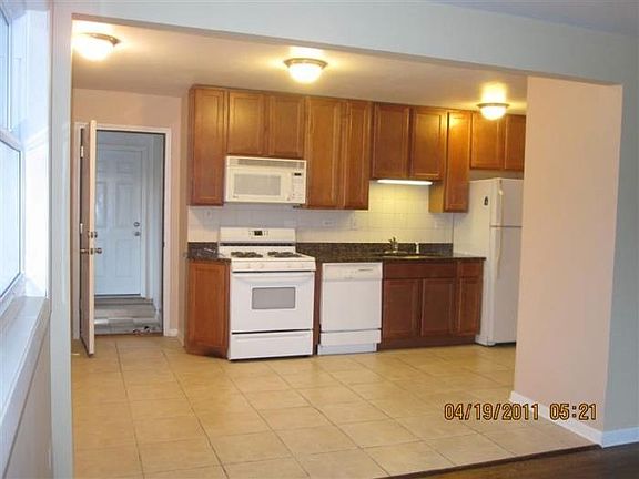 kitchen & eating area