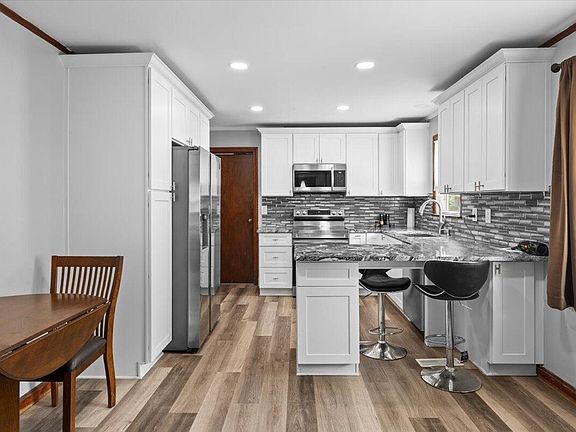 5th image of 4211 Lazard St