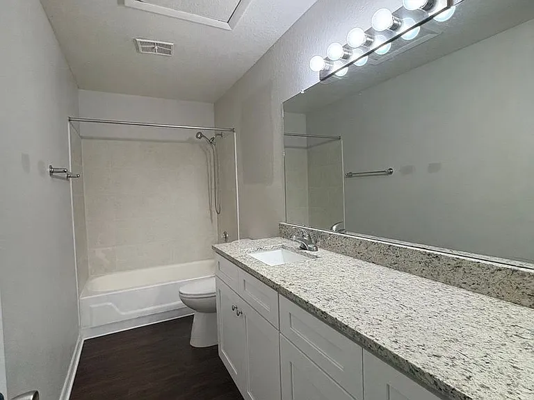 4200 Thornbriar Ln #E306 — Photo 14