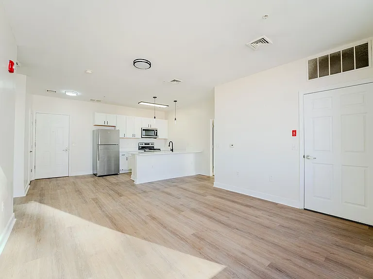 333 State St — Photo 3