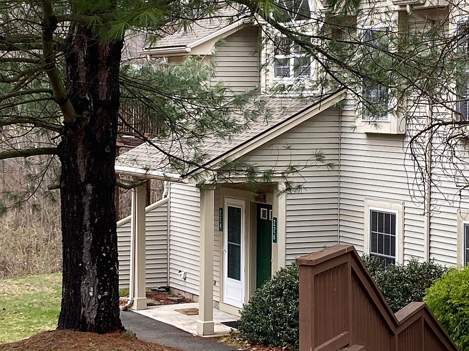 1st image of 224 Turnberry Vlg #9