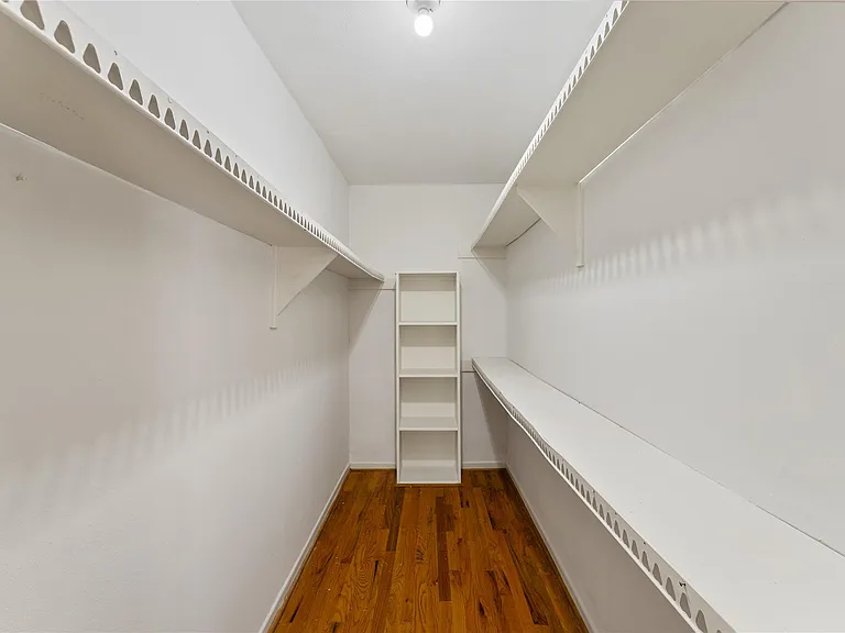 359 N Post Oak Ln #127 — Photo 19