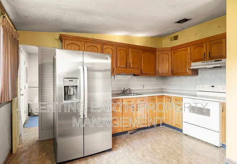 6452 Evergreen Blvd — Photo 29