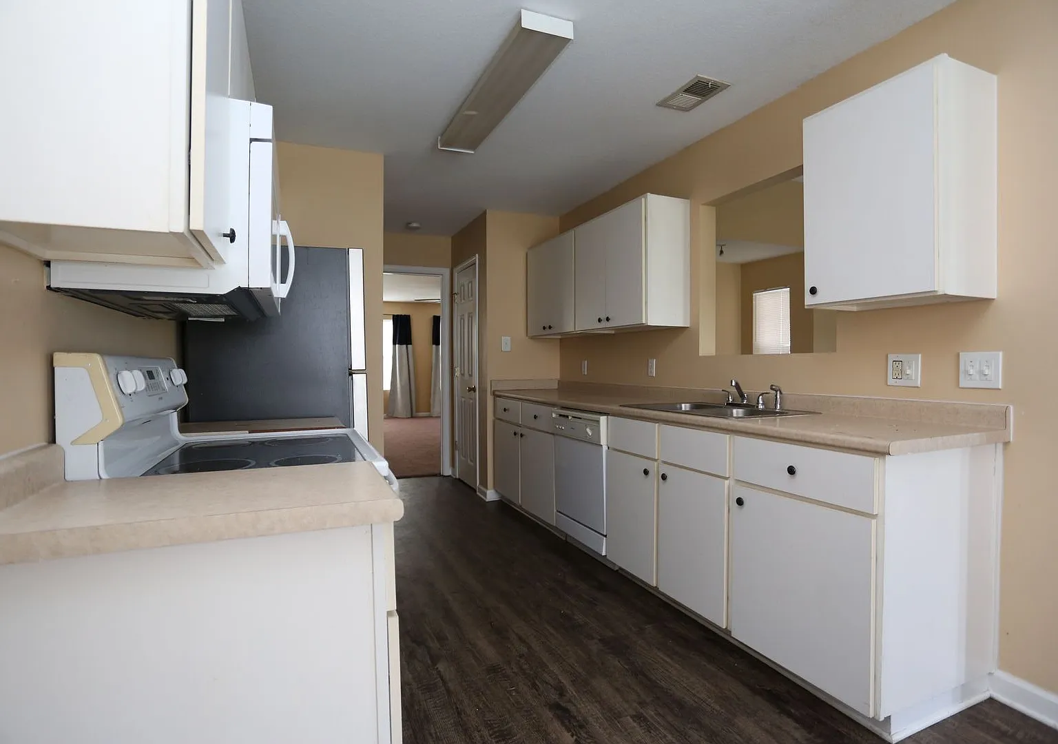 House in Whispering Pines — Photo 2
