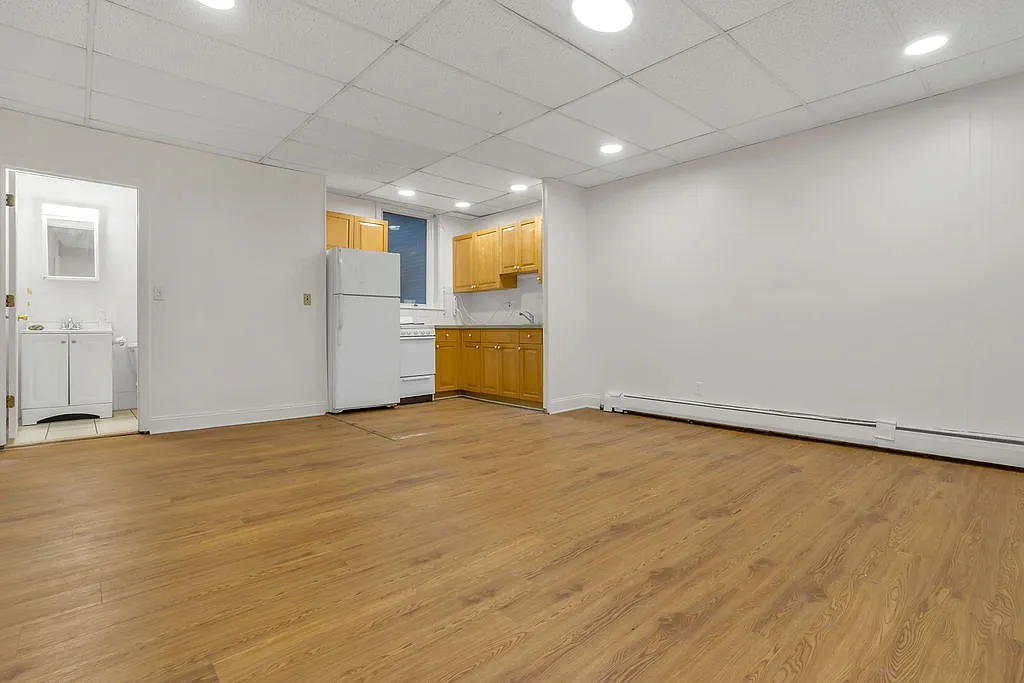 2 bed, $2,500 — Photo 1
