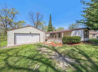 6097 Amberton Dr, Jackson, MI 49201