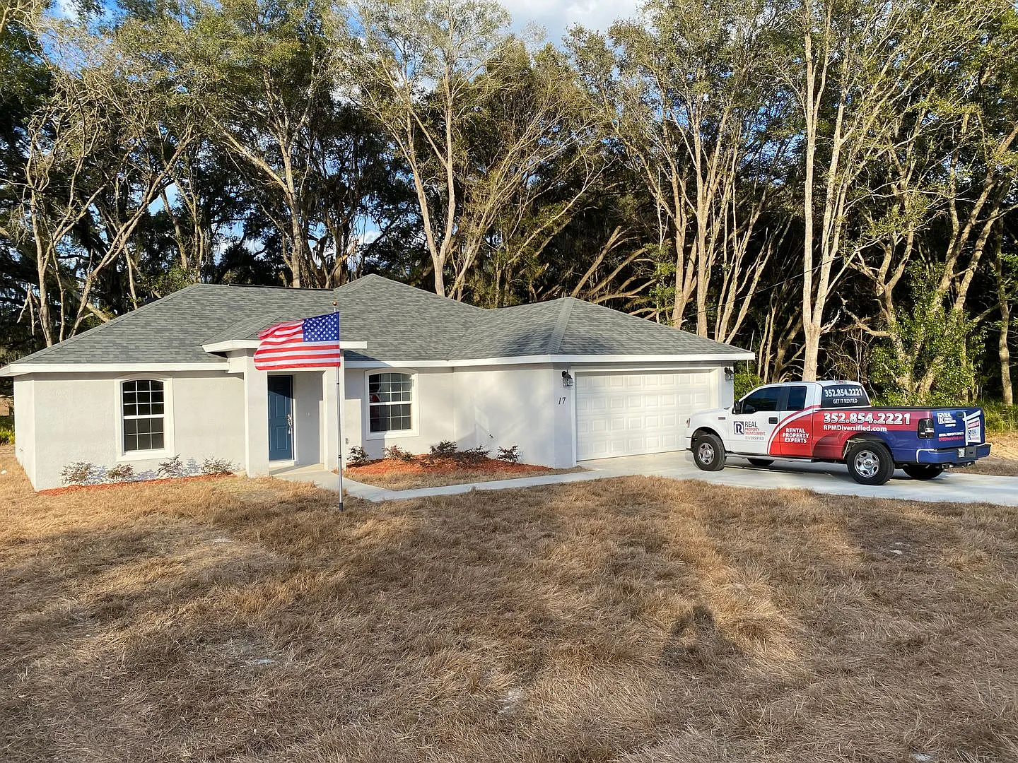 Not Available For Showing Or Move In Until 09/15/2026 Custom Home - Desirable Se Ocala Neighborho... — Photo 2