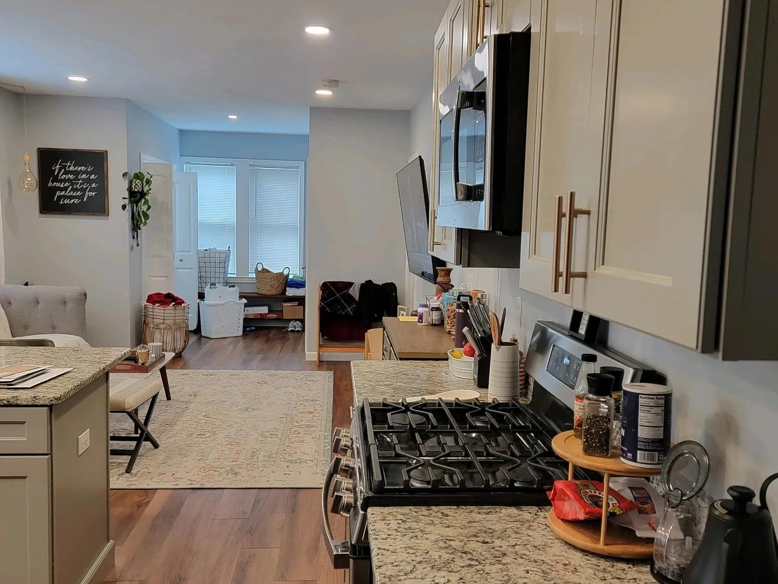 3 bed, 1500 sqft, $2,650 — Photo 3