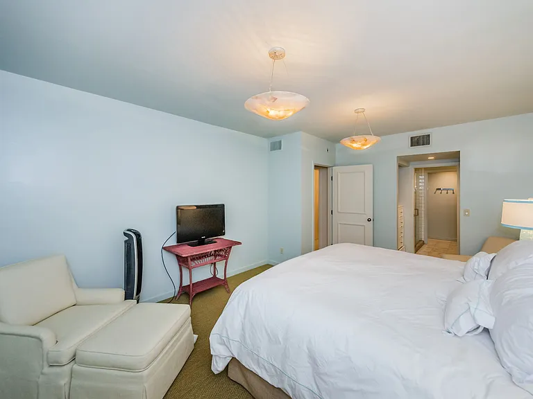 16800 Gulf Blvd #9 — Photo 14