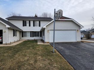 1123 Brunswick Ln, Aurora, IL 60504