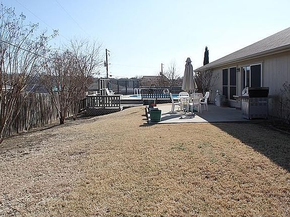 4th image of 4900 Dax Dr