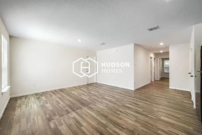 705 Henderson St #A — Photo 3
