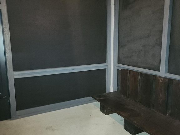 Screened in Patio