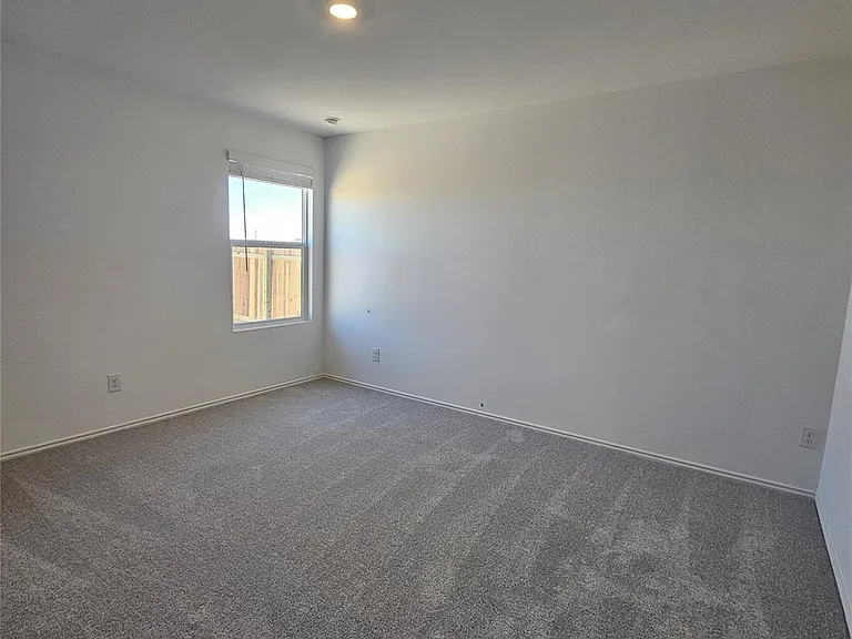 2304 Blizzard Dr — Photo 14
