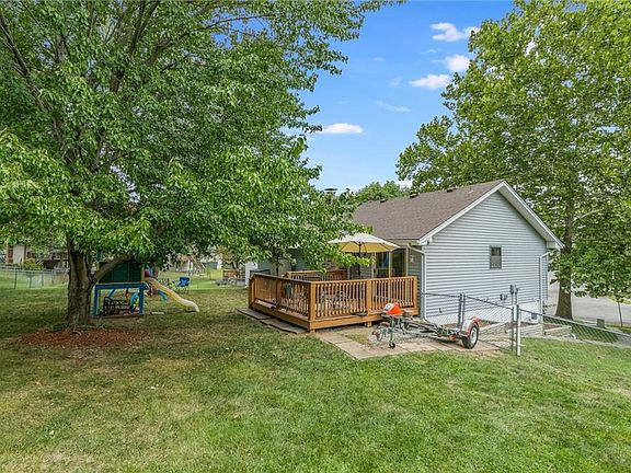4th image of 8509 N Atkins Ct