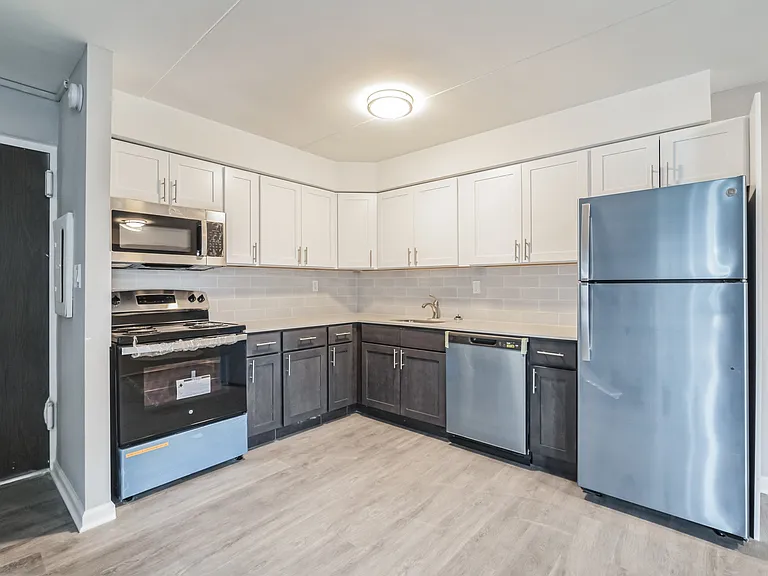 The Revere Apartments — Photo 10