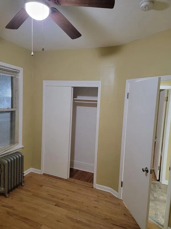 3 bed, 1.0 bath, 1300 sqft, $2,700 — Photo 2