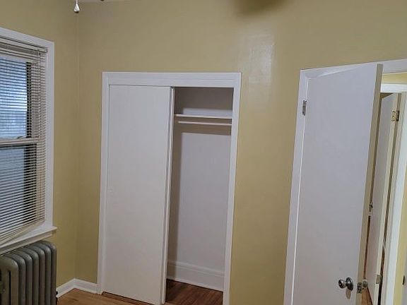2nd image of 22 Lyons Pl Floor 1