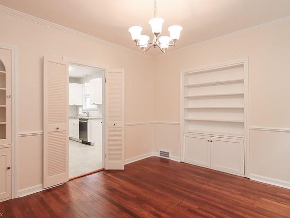 4th image of 4020 Meadowbrook Blvd