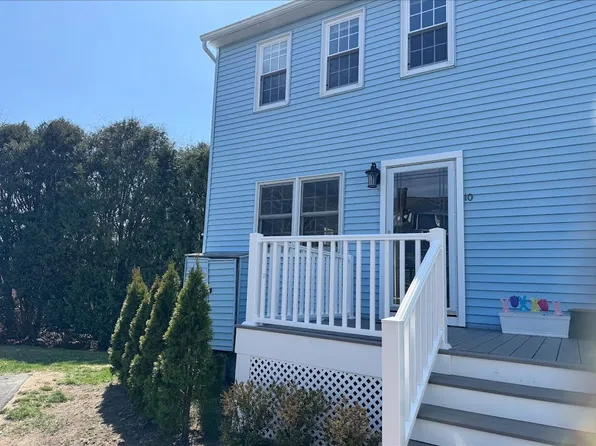 10 Masons Island Rd Unit 10, Mystic, CT 06355