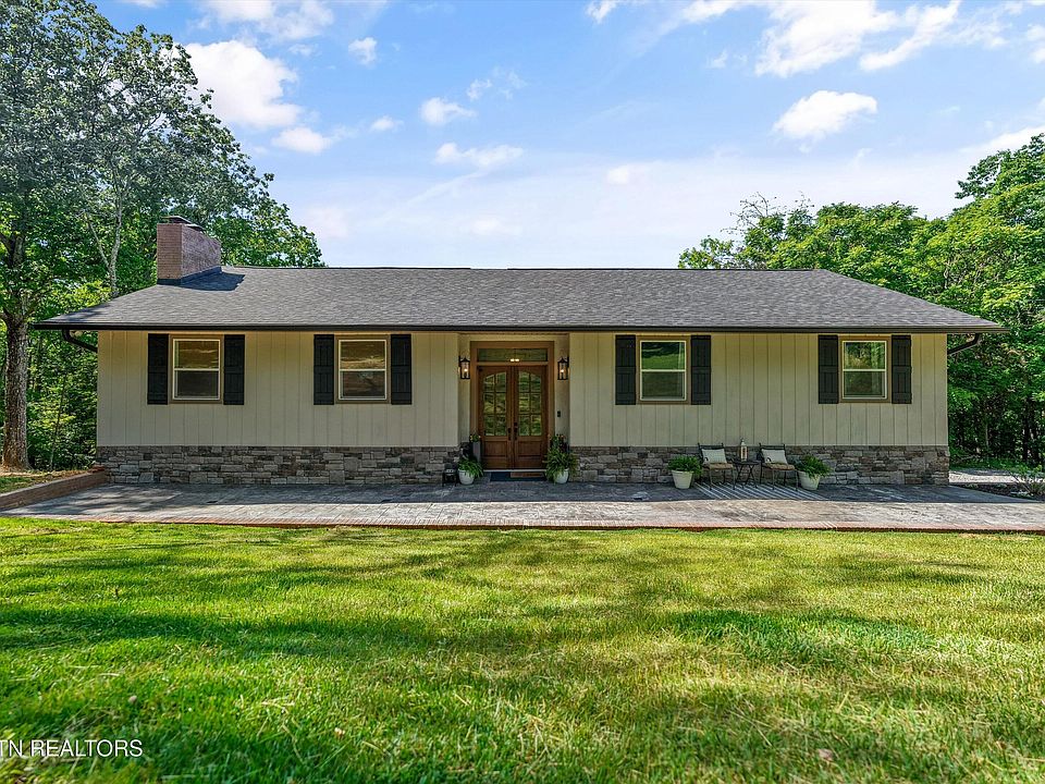 1st image of 8430 Lakeland Dr