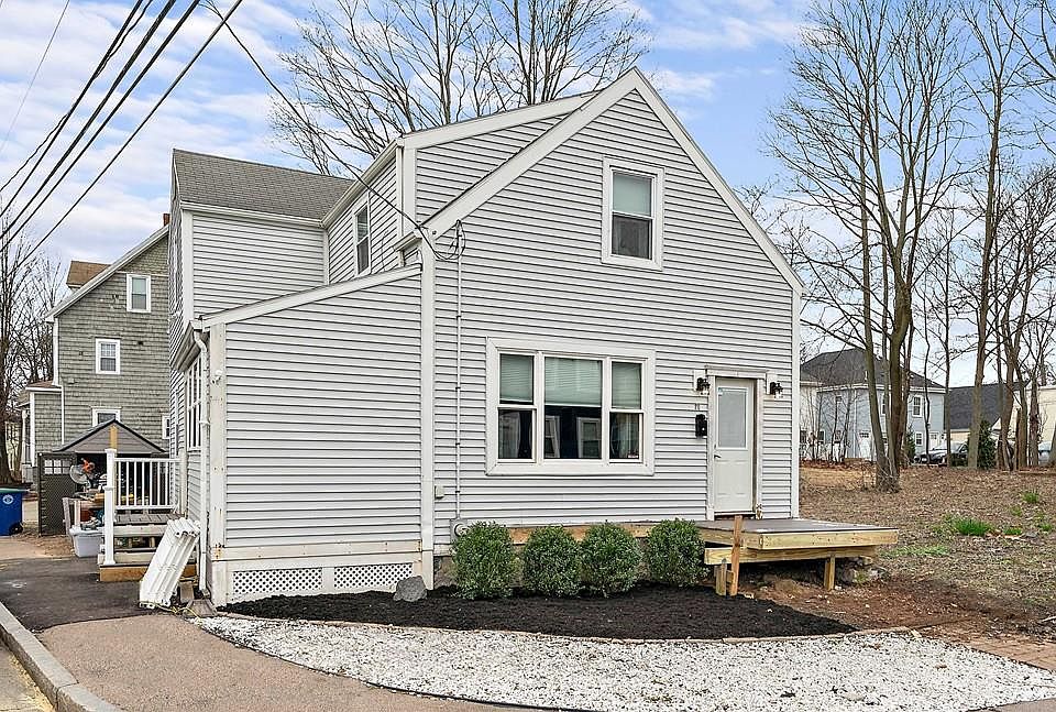 1st image of 20 Hooker St