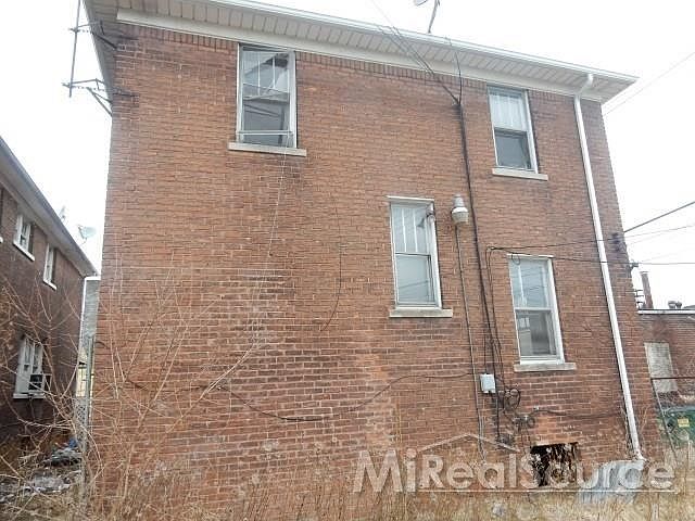 2nd image of 3727 Waverly St