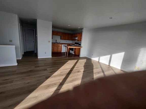 4th image of 1467 E Ocean Shores Blvd SW #C