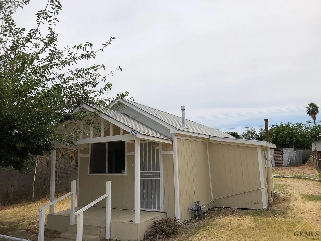 309 Olive Ave photo 1