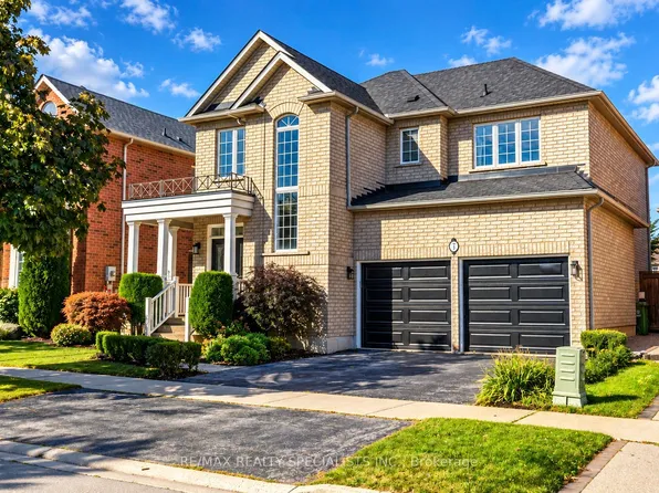 7 Kingspoint Cir, Hamilton, ON L8E 6C5