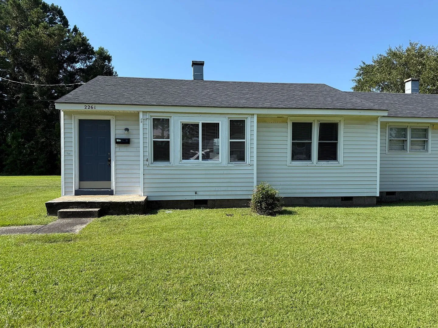 2 bedroom, 1 bath duplex — Photo 1