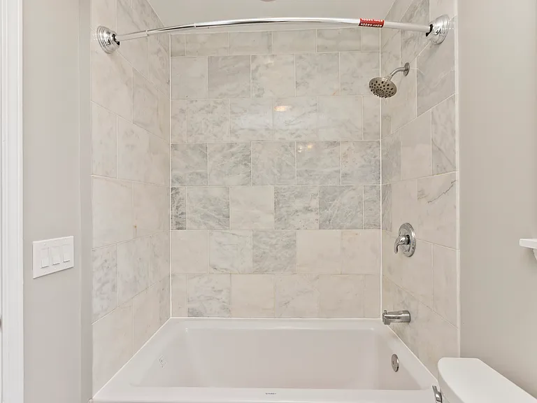 1324 W Byron St #2 — Photo 14