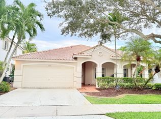 1096 Fairfield Meadows Dr, Weston, FL 33327