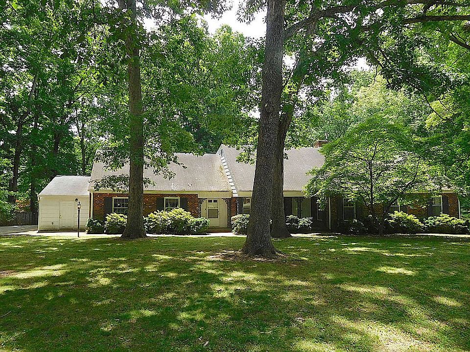 1st image of 909 Oakcrest Dr