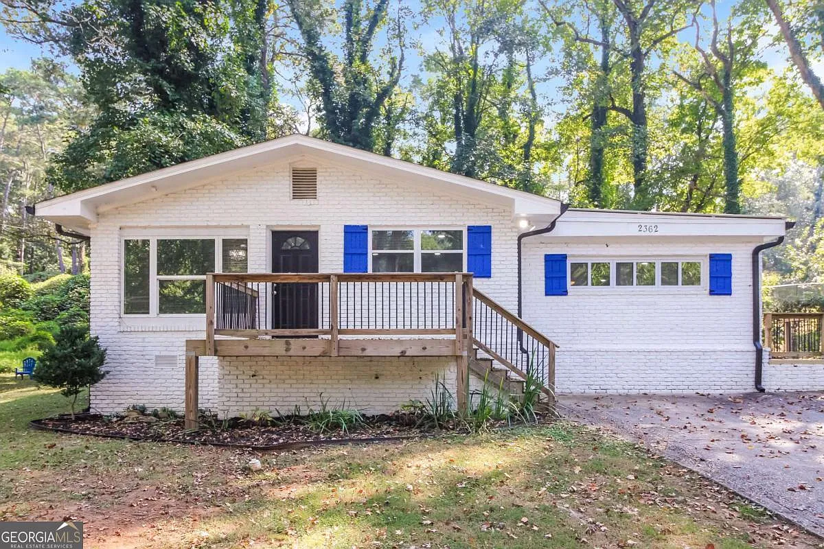 2362 Macon Dr SW photo 1