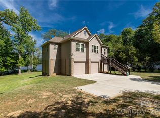 2051 Great North Rd, Winnsboro, SC 29180