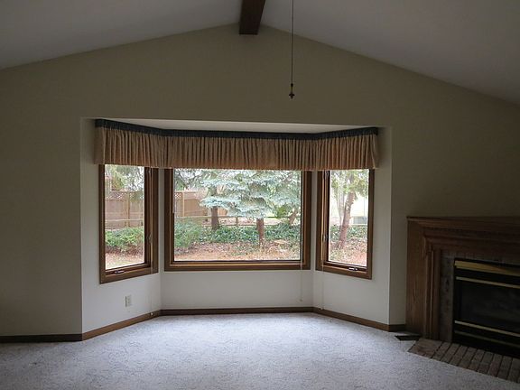 4th image of 510 Oak Ln