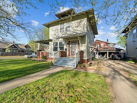 2nd image of 901 Highland Ave