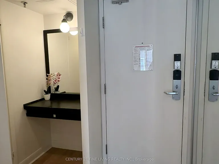 200 Victoria St #1317 — Photo 19