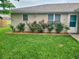 502 Central Ave #B, Hoyt, KS 66440