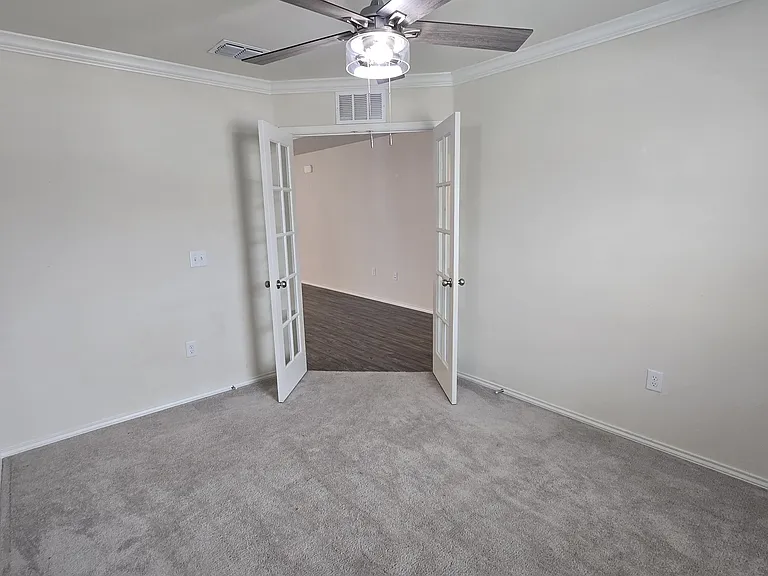 1121 Waggoner Dr — Photo 7