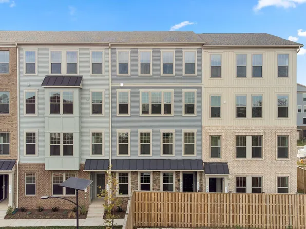 614 Percy Pl #A, Manassas, VA 20111