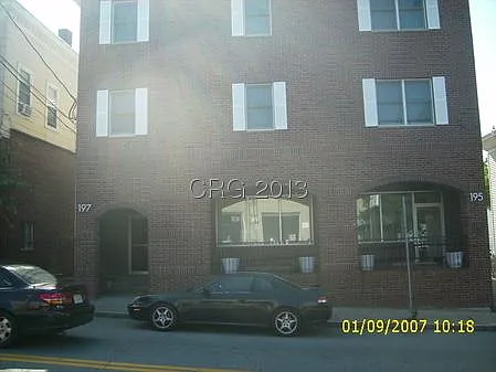 195-197 Newton St #4 — Photo 1